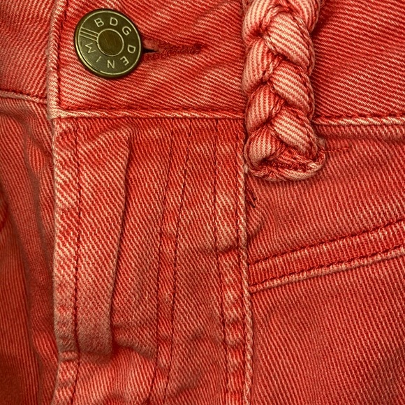 BDG Red High-waisted mom jean shorts sunray - Picture 7 of 8
